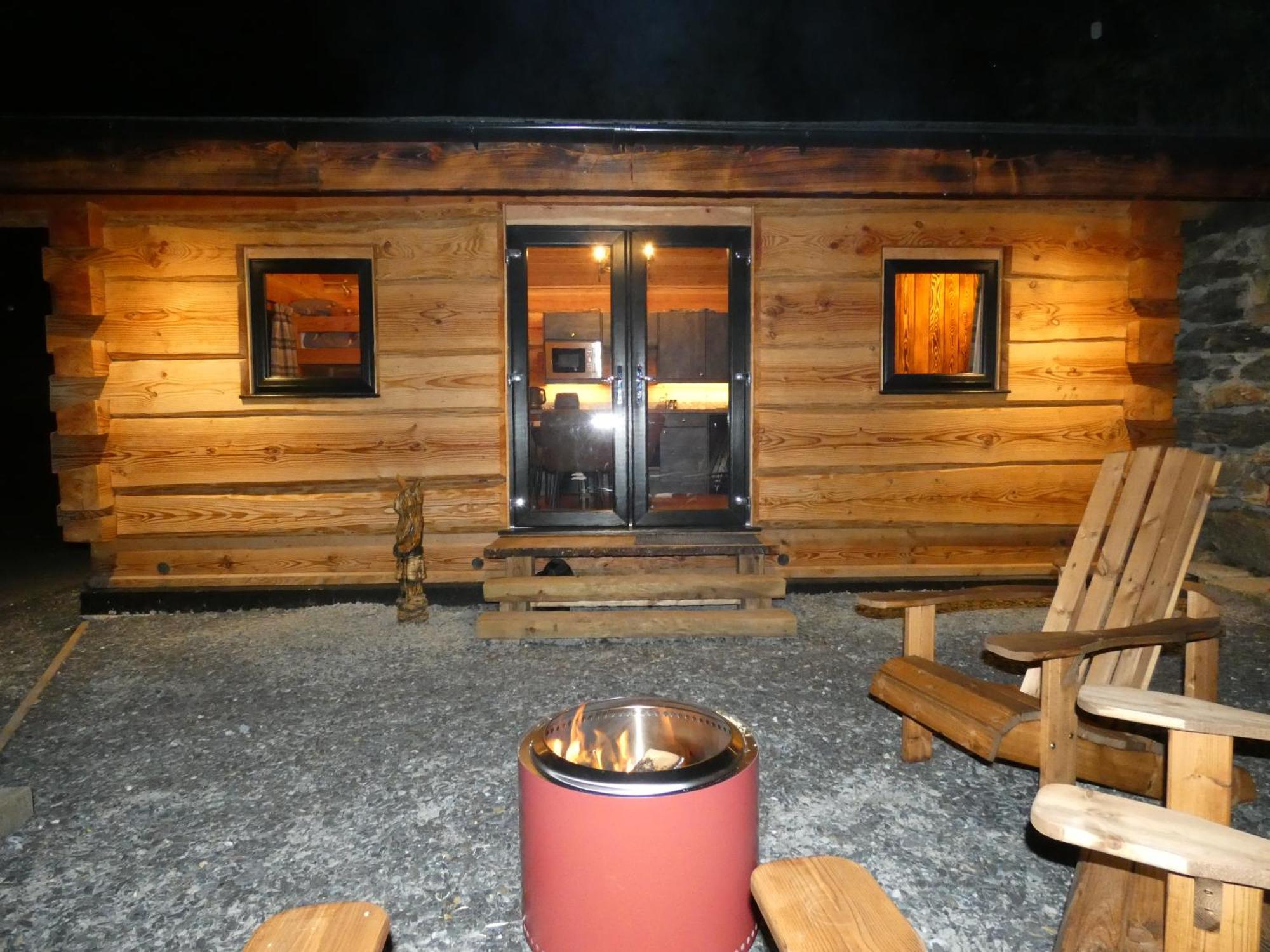 Abergwynant Farm Glamping & *